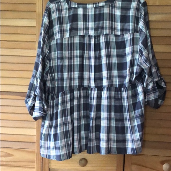 Top - Picture 2 of 2